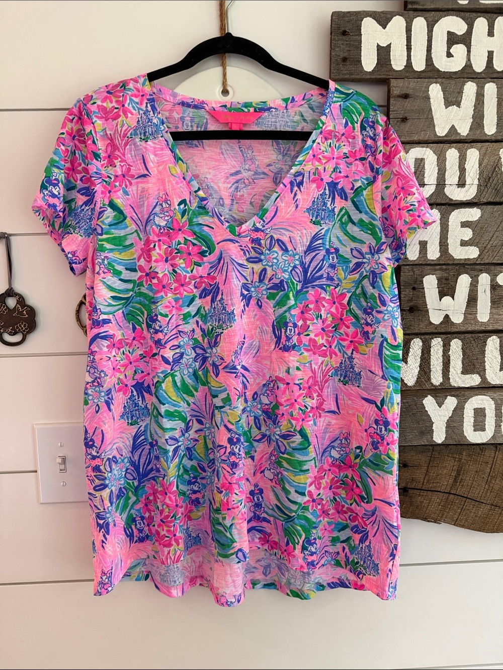 Lilly Pulitzer Disney size large top